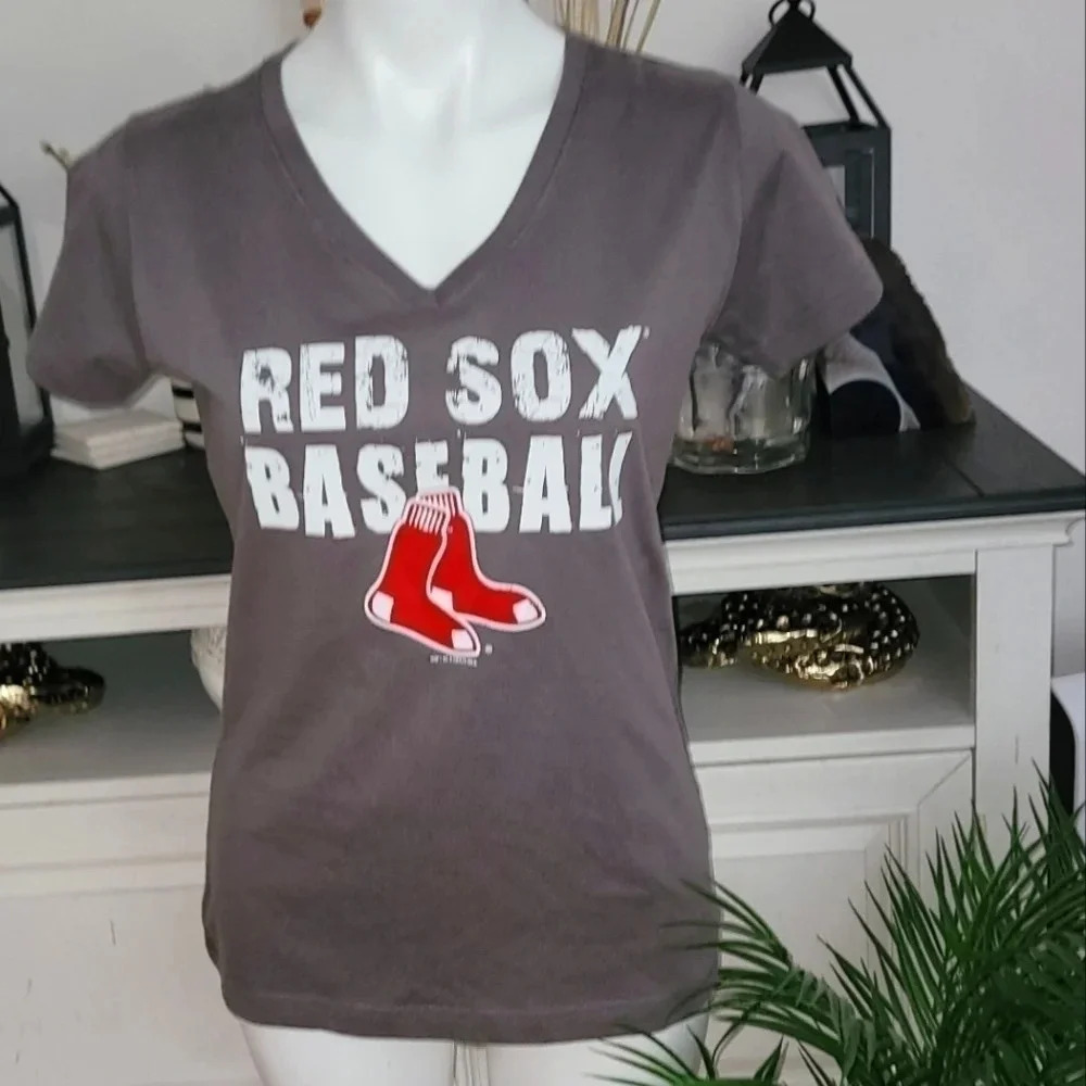 Boston Redsox V neck tee